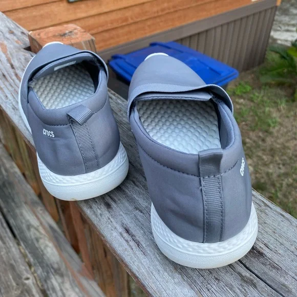 CROCS Size W10 Gray - Picture 2 of 7